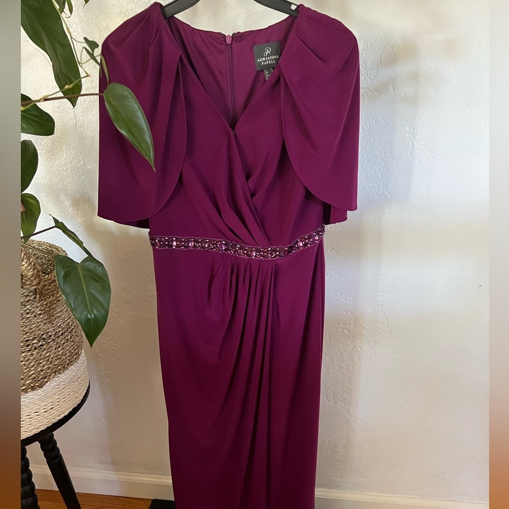 Adriana Papell Formal Dress, Size 4, only worn once.